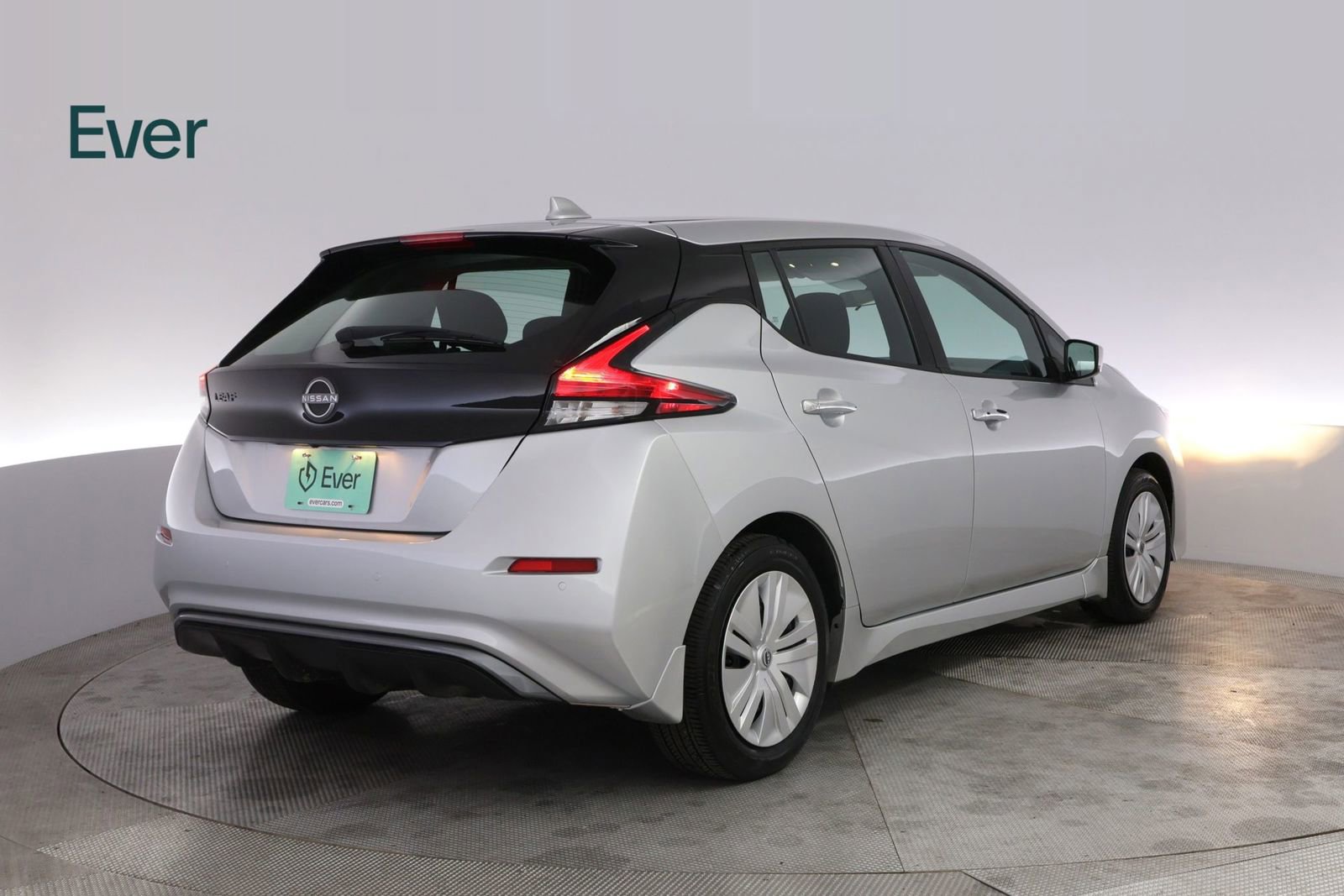 Used 2025 Nissan Leaf S FWD image 3