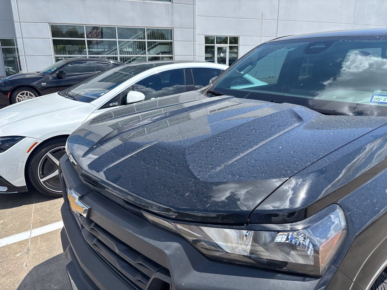 Used 2025 Chevrolet Colorado W/T RWD image 2