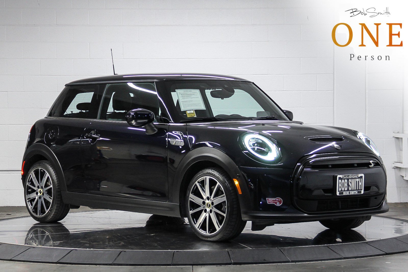 Certified 2024 MINI Cooper SE FWD image 1