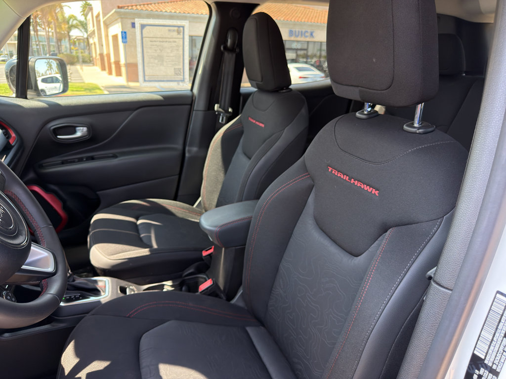 Used 2023 Jeep Renegade Trailhawk AWD/4WD image 10