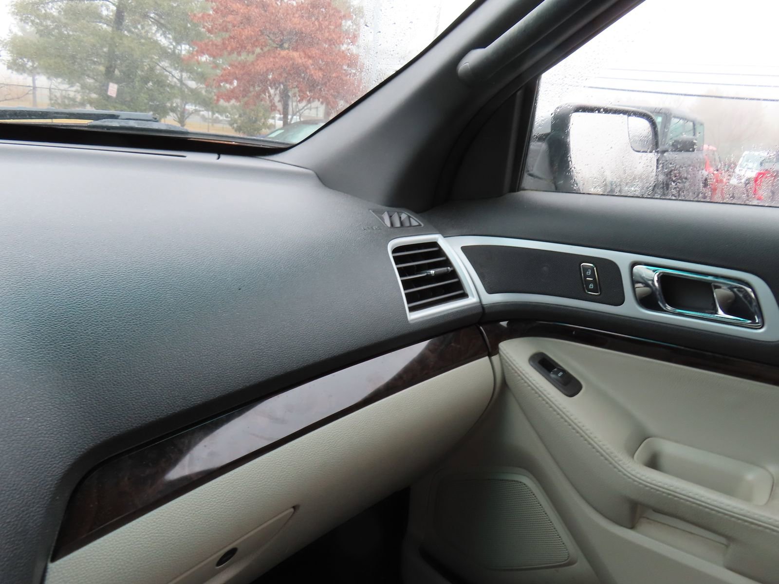 Used 2012 Ford Explorer Limited image 20