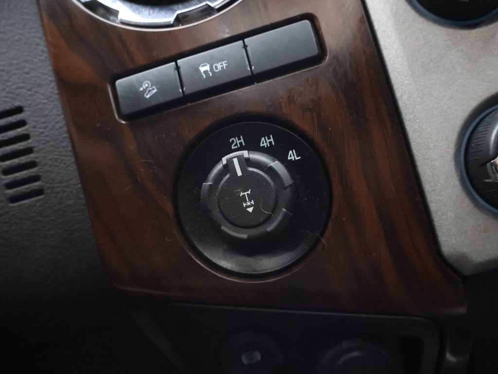 Used 2016 Ford F350 Lariat w/ Lariat Ultimate Package AWD/4WD image 28