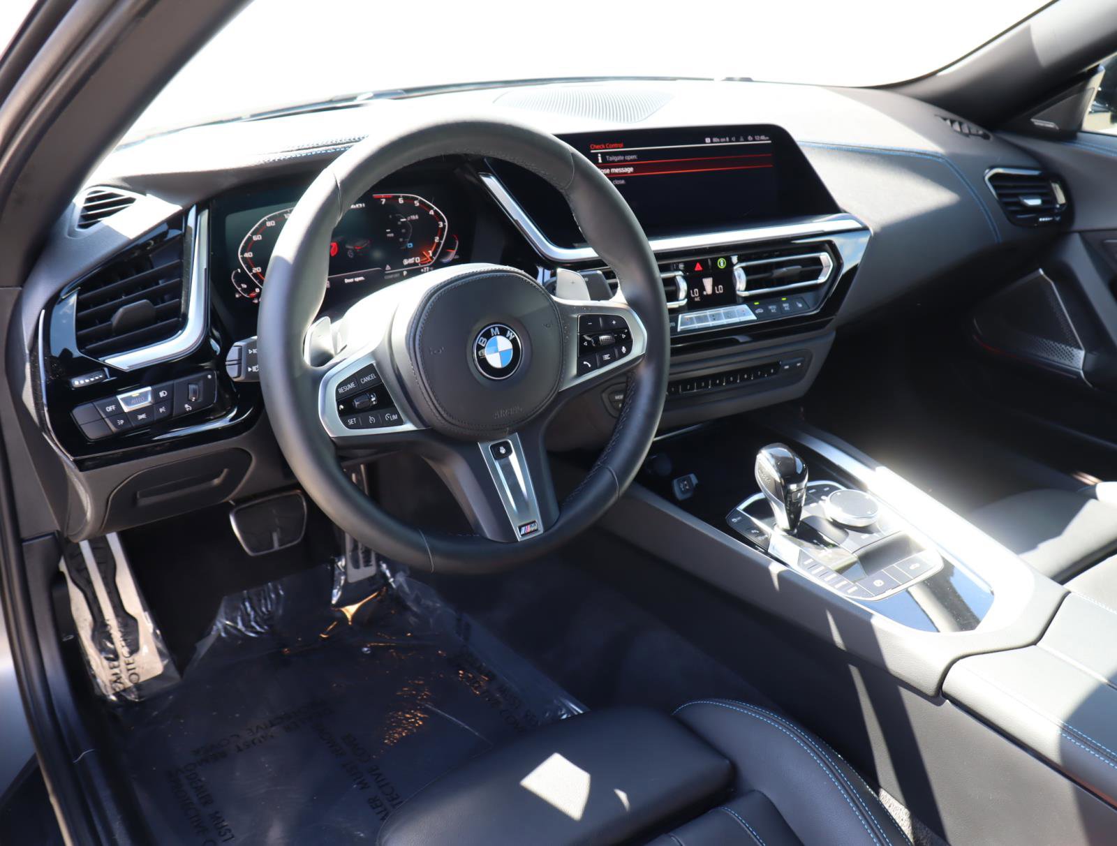 Certified 2022 BMW Z4 M40i w/ Premium Package image 10