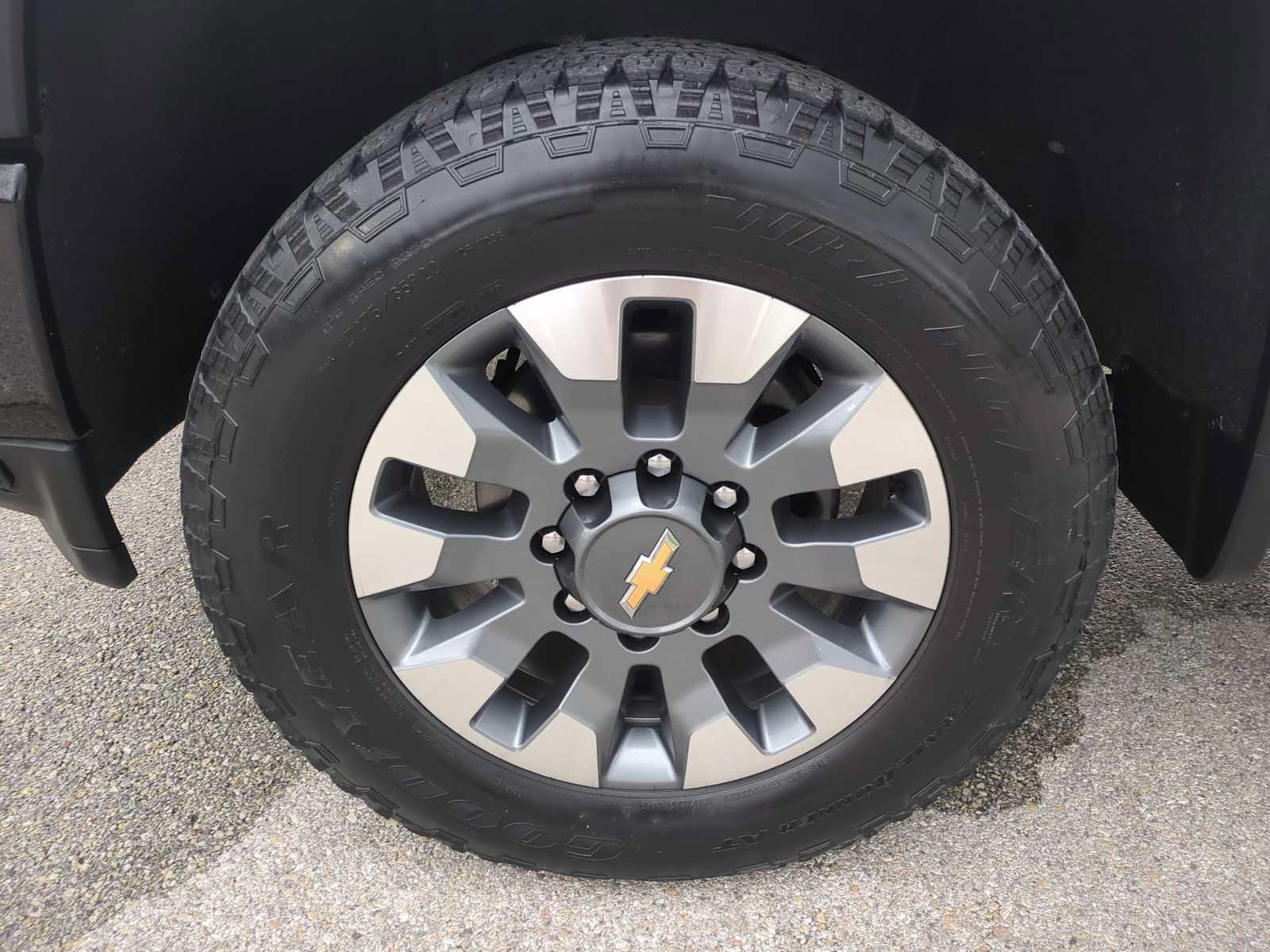 Used 2023 Chevrolet Silverado 2500 Custom w/ Custom Value Package AWD/4WD image 31