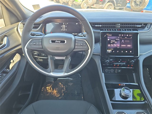 New 2025 Jeep Grand Cherokee Laredo X w/ Luxury Tech Group I image 11