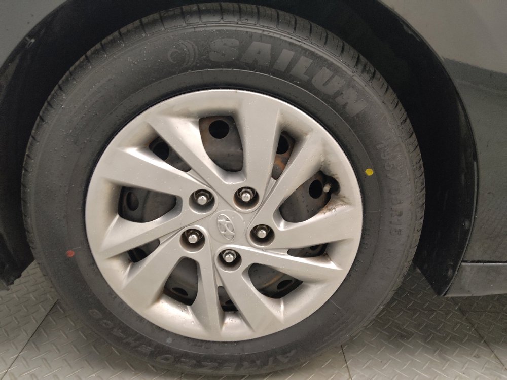 Used 2019 Hyundai Elantra SE FWD image 31