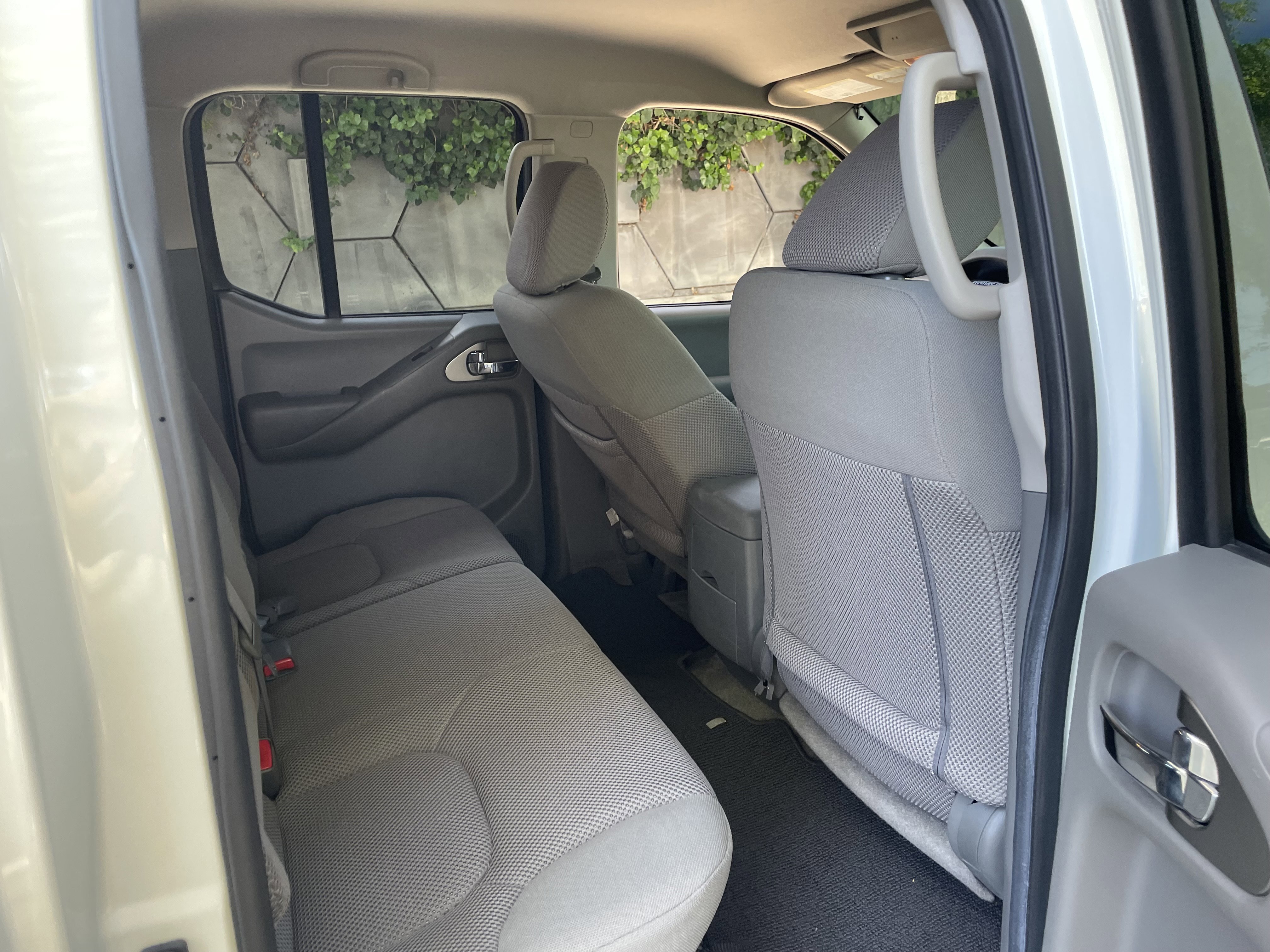 Used 2017 Nissan Frontier SV w/ SV Value Truck Package RWD image 11