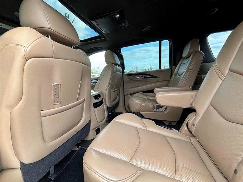 Used 2020 Cadillac Escalade ESV Platinum image 46