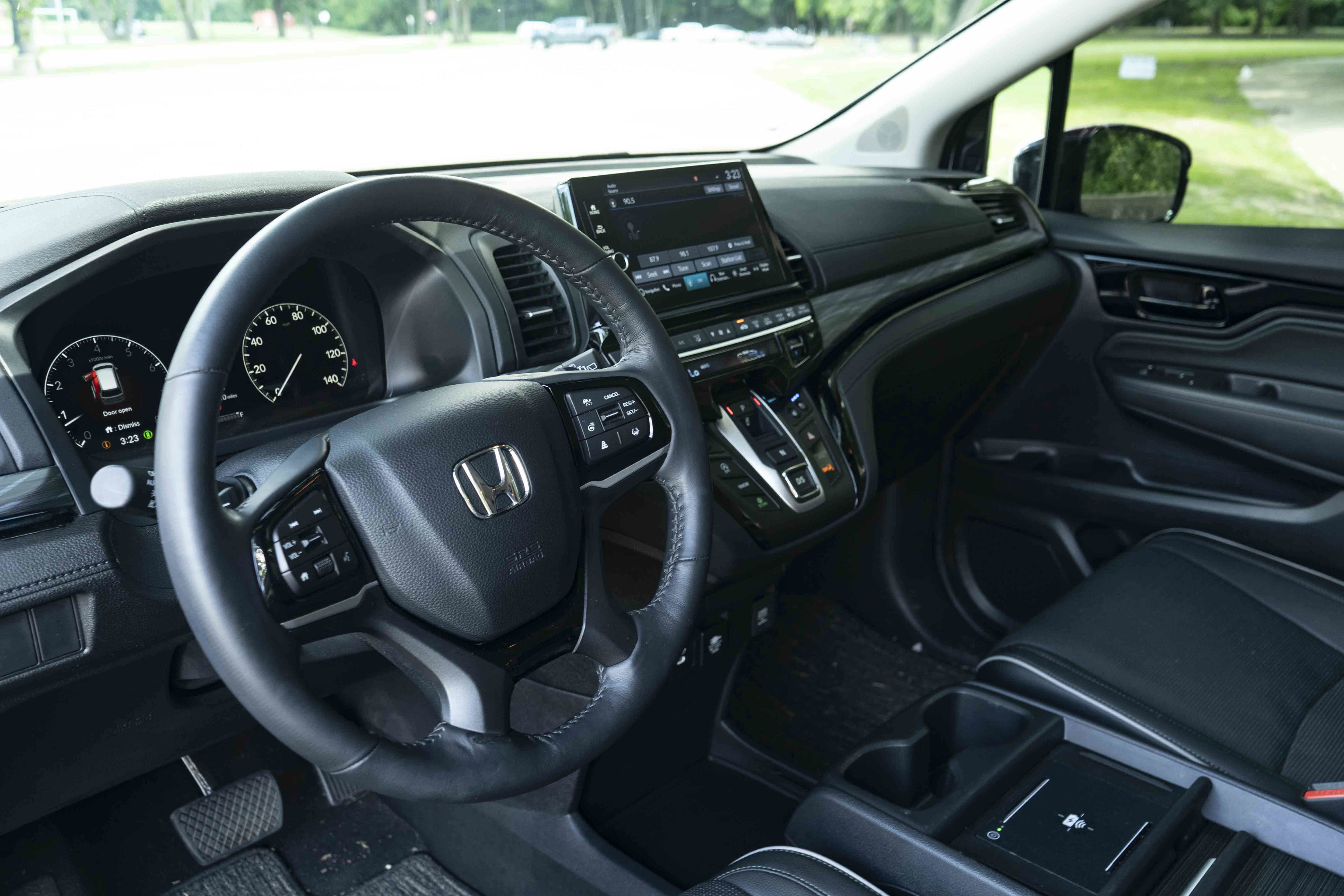 Used 2025 Honda Odyssey Elite image 16