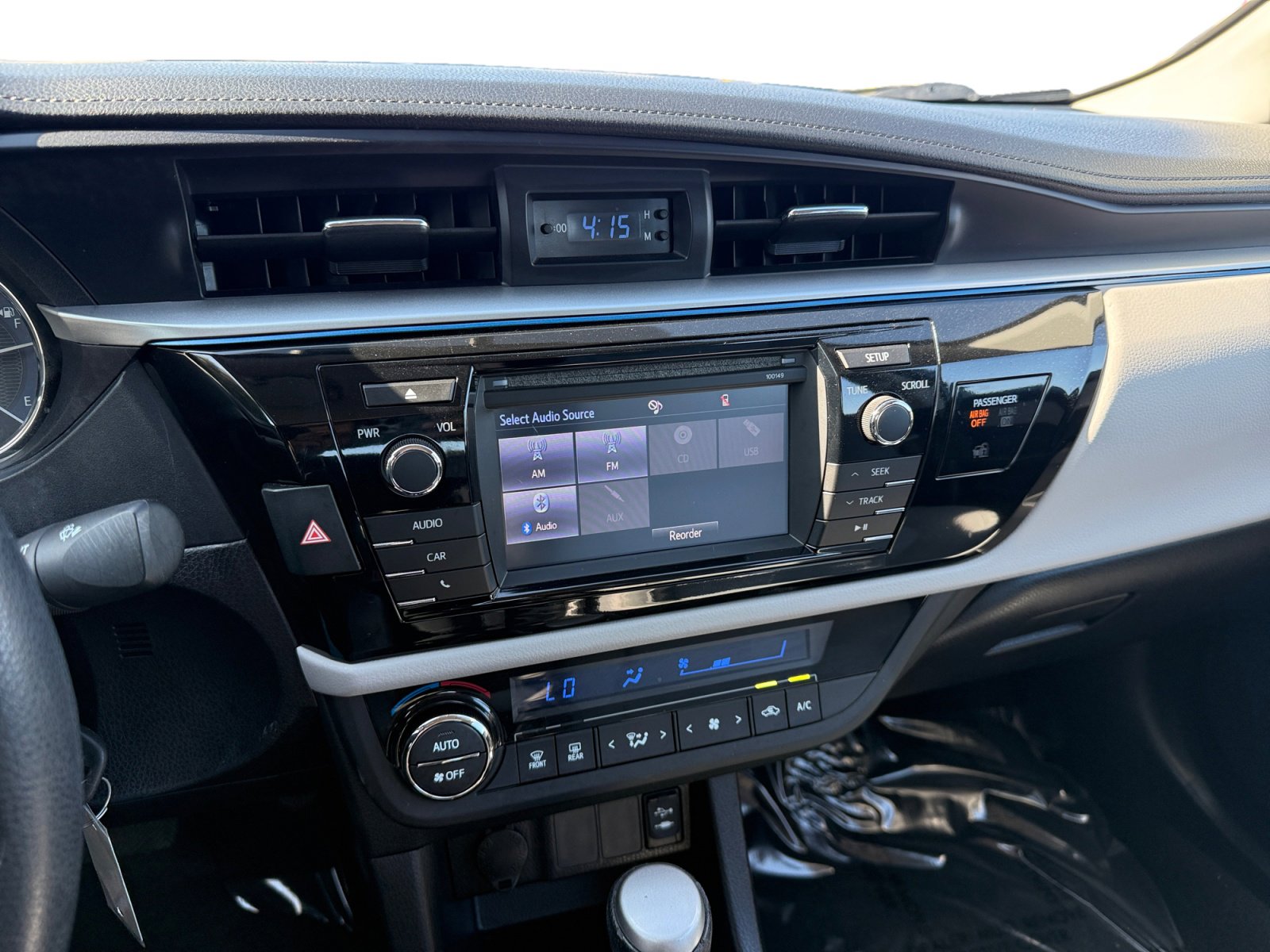 Used 2016 Toyota Corolla LE image 12