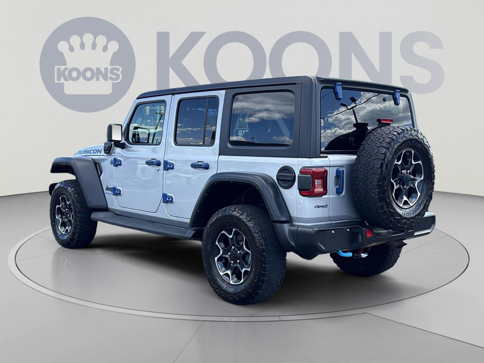 Used 2023 Jeep Wrangler Unlimited Rubicon 4xe w/ Cold Weather Group AWD/4WD image 4