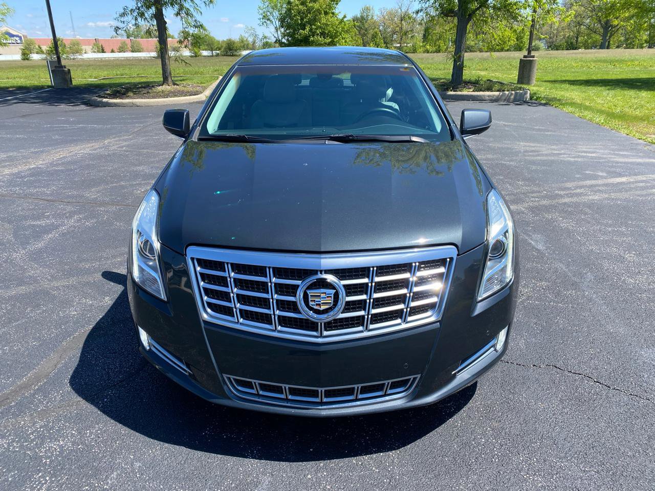 Used 2013 Cadillac XTS Luxury FWD image 2