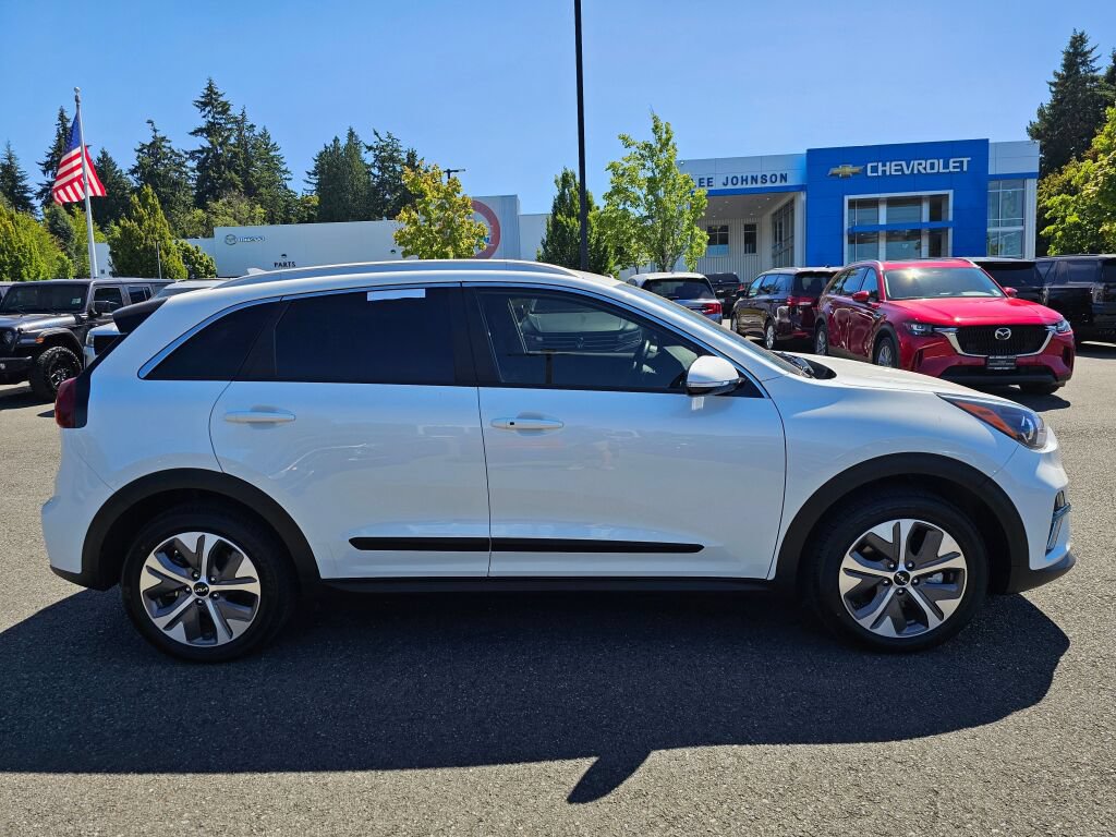 Certified 2022 Kia Niro EX FWD image 4