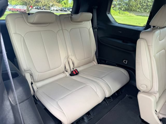 Certified 2023 Jeep Grand Cherokee L Limited w/ Luxury Tech Group II AWD/4WD image 17