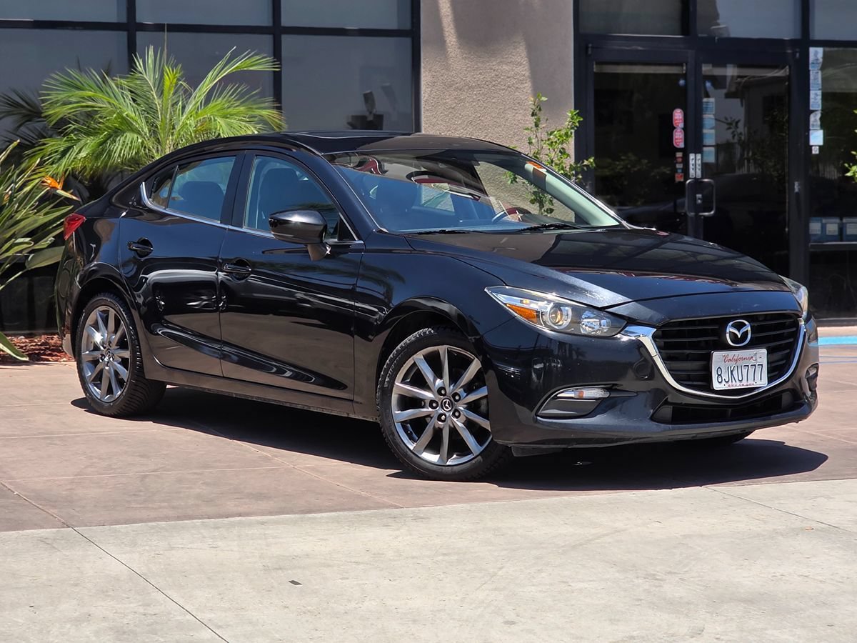 Used 2018 MAZDA MAZDA3 Touring FWD image 3