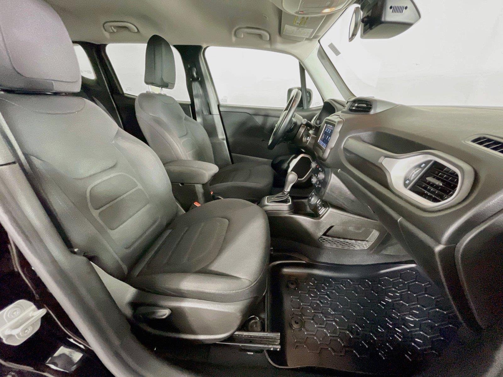 Used 2020 Jeep Renegade Latitude w/ Cold Weather Group AWD/4WD image 29