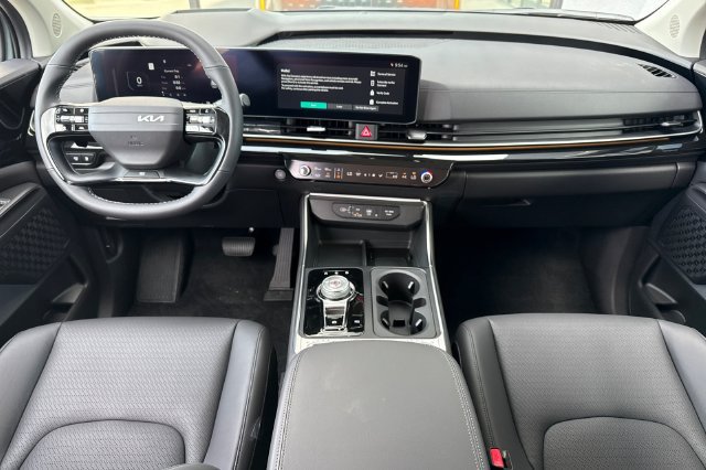 New 2027 Kia Carnival SX Prestige FWD image 15