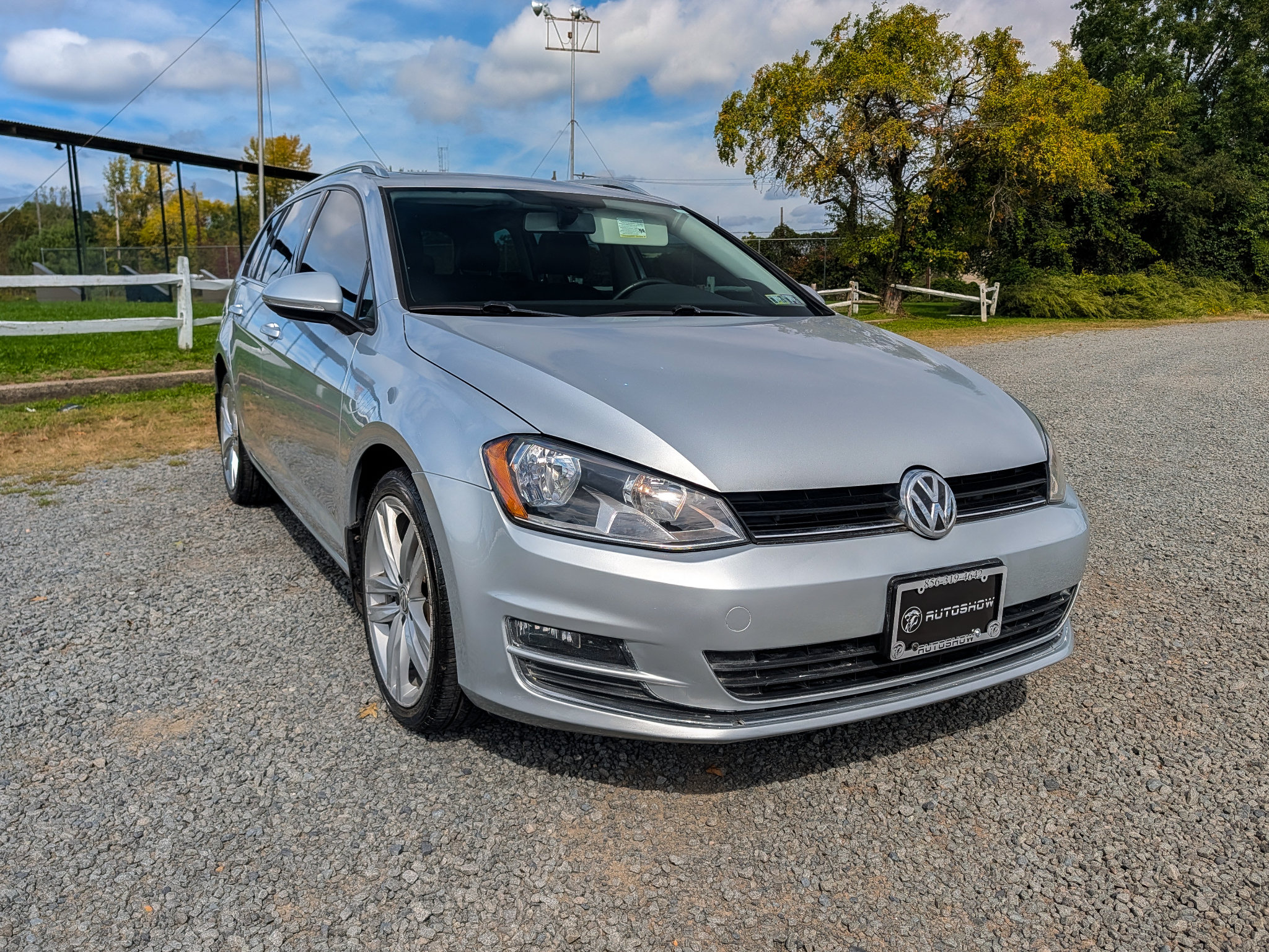 Used 2015 Volkswagen Golf SEL FWD image 3