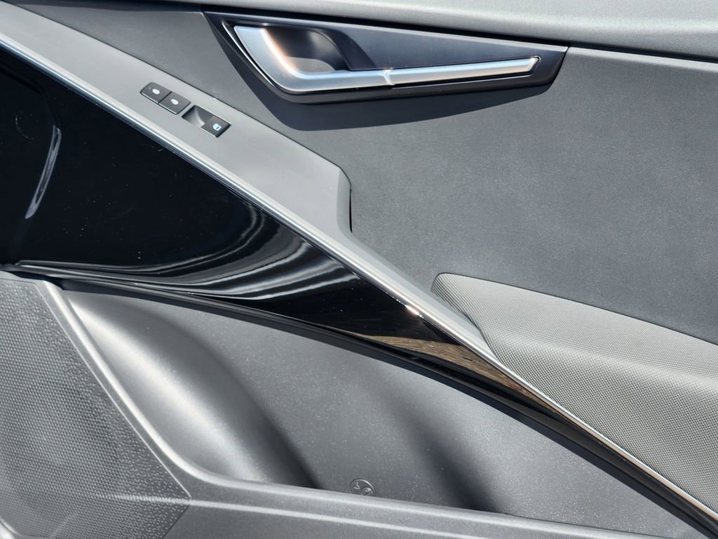 New 2025 Kia Niro EX image 15