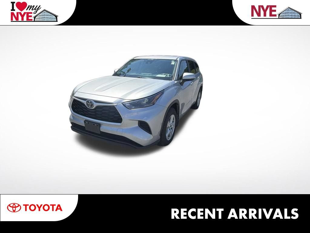 Used 2023 Toyota Highlander L AWD/4WD image 1