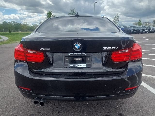 Used 2013 BMW 328i xDrive Sedan AWD/4WD image 9