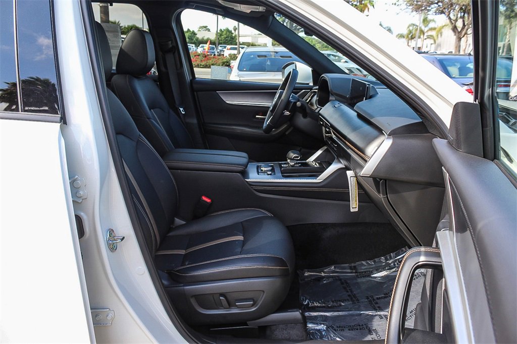 New 2025 MAZDA CX-90 Plug-In Hybrid w/ Premium Plus image 17