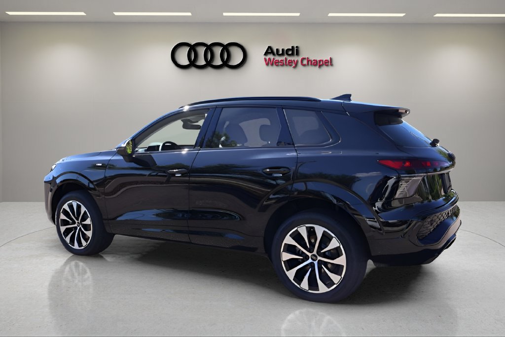 New 2026 Audi Q3 quattro 2.0T w/ Technology Package AWD/4WD image 3