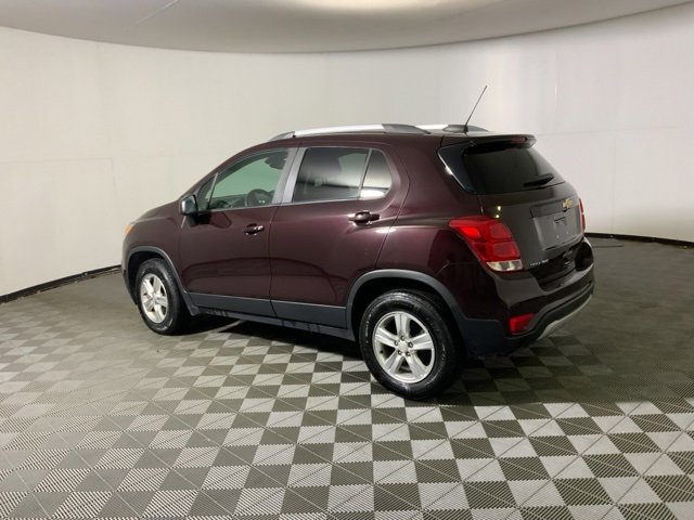 Used 2022 Chevrolet Trax LT w/ LT Convenience Package image 6
