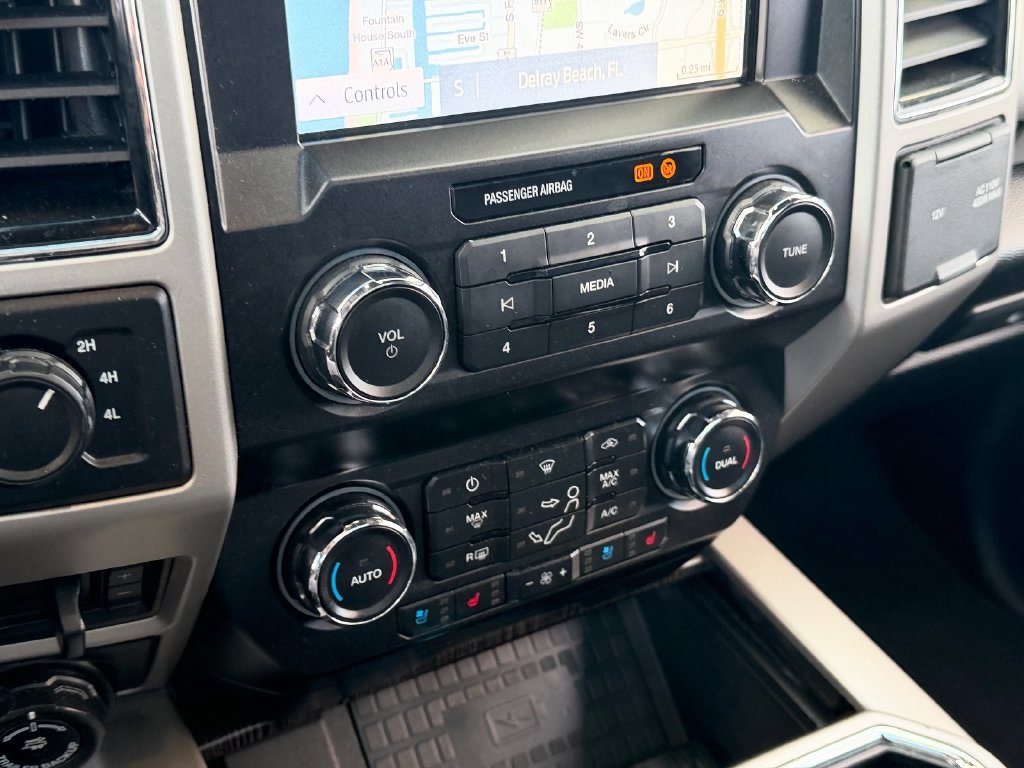 Used 2020 Ford F250 Lariat w/ Lariat Ultimate Package AWD/4WD image 23