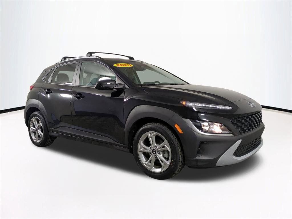 Used 2023 Hyundai Kona SEL FWD image 2