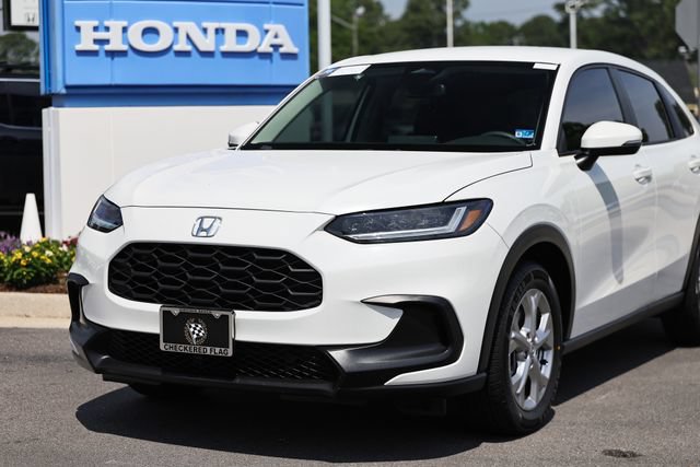 Used 2023 Honda HR-V LX image 2