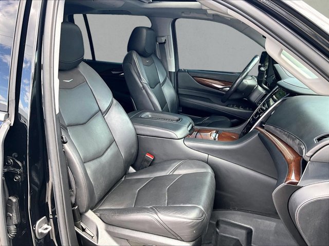 Used 2020 Cadillac Escalade ESV Luxury RWD image 9