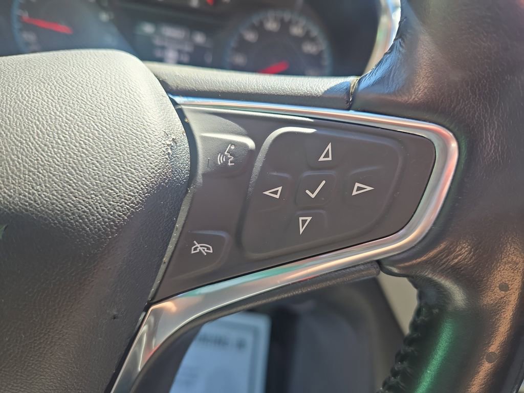 Used 2018 Chevrolet Equinox LT image 18