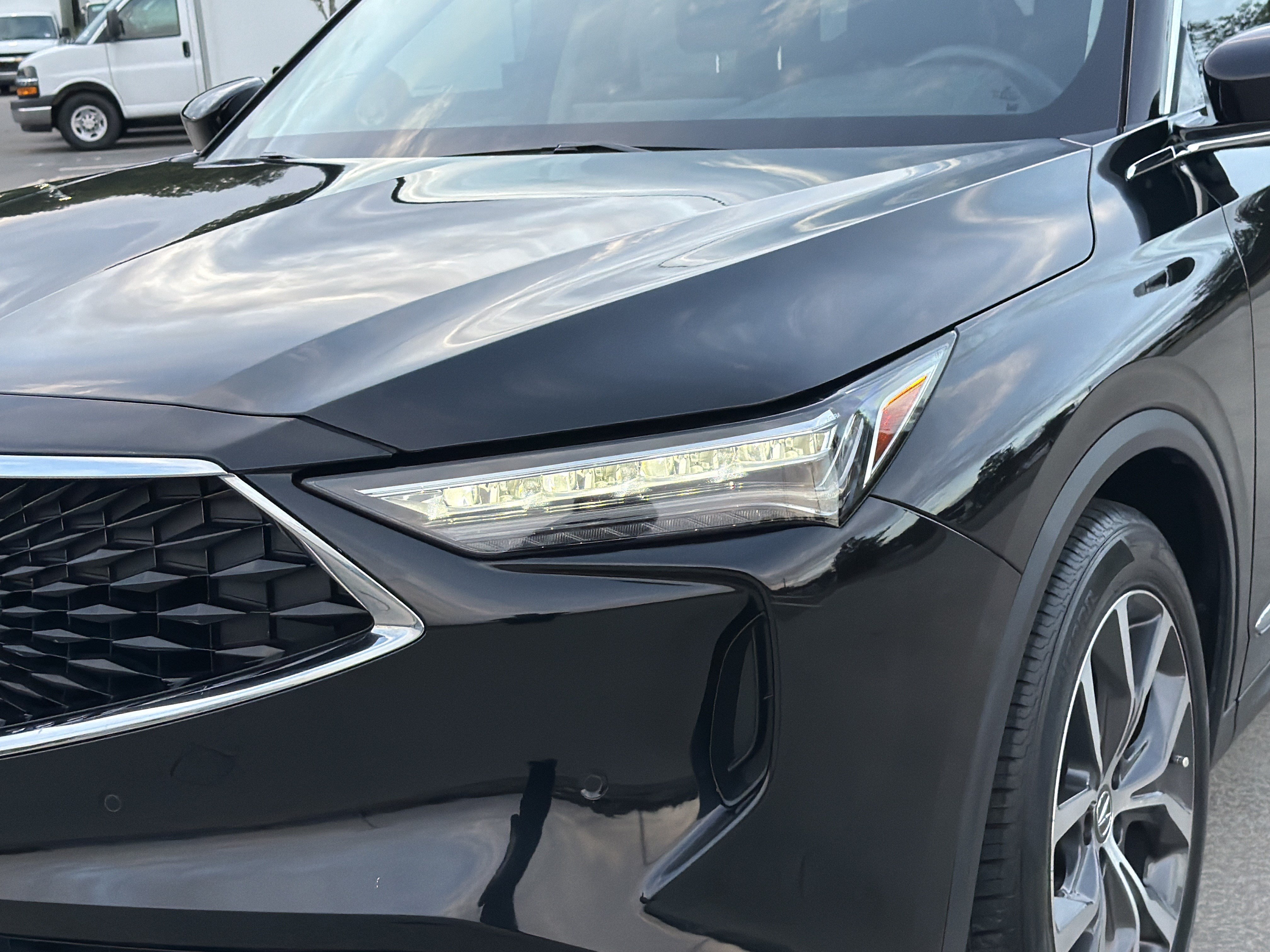 Certified 2024 Acura MDX w/ Technology Package FWD image 5