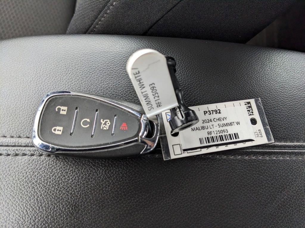 Used 2024 Chevrolet Malibu LT image 34