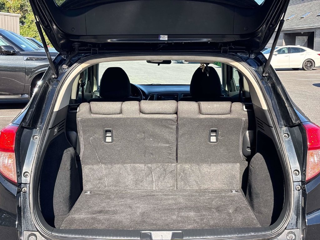 Used 2018 Honda HR-V EX image 12
