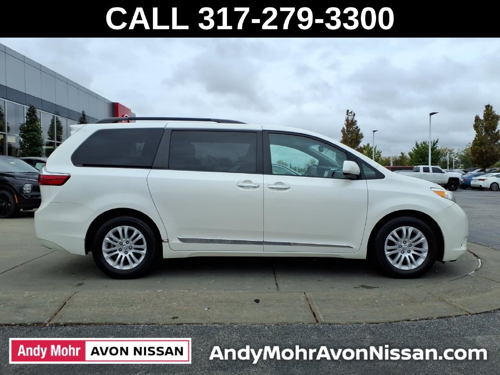 Used 2017 Toyota Sienna XLE Premium FWD image 8