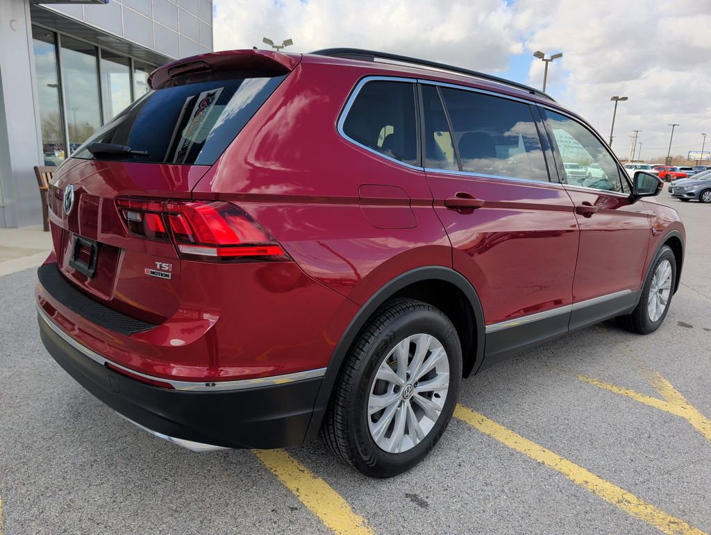 Used 2018 Volkswagen Tiguan SE w/ Panoramic Sunroof Package image 7