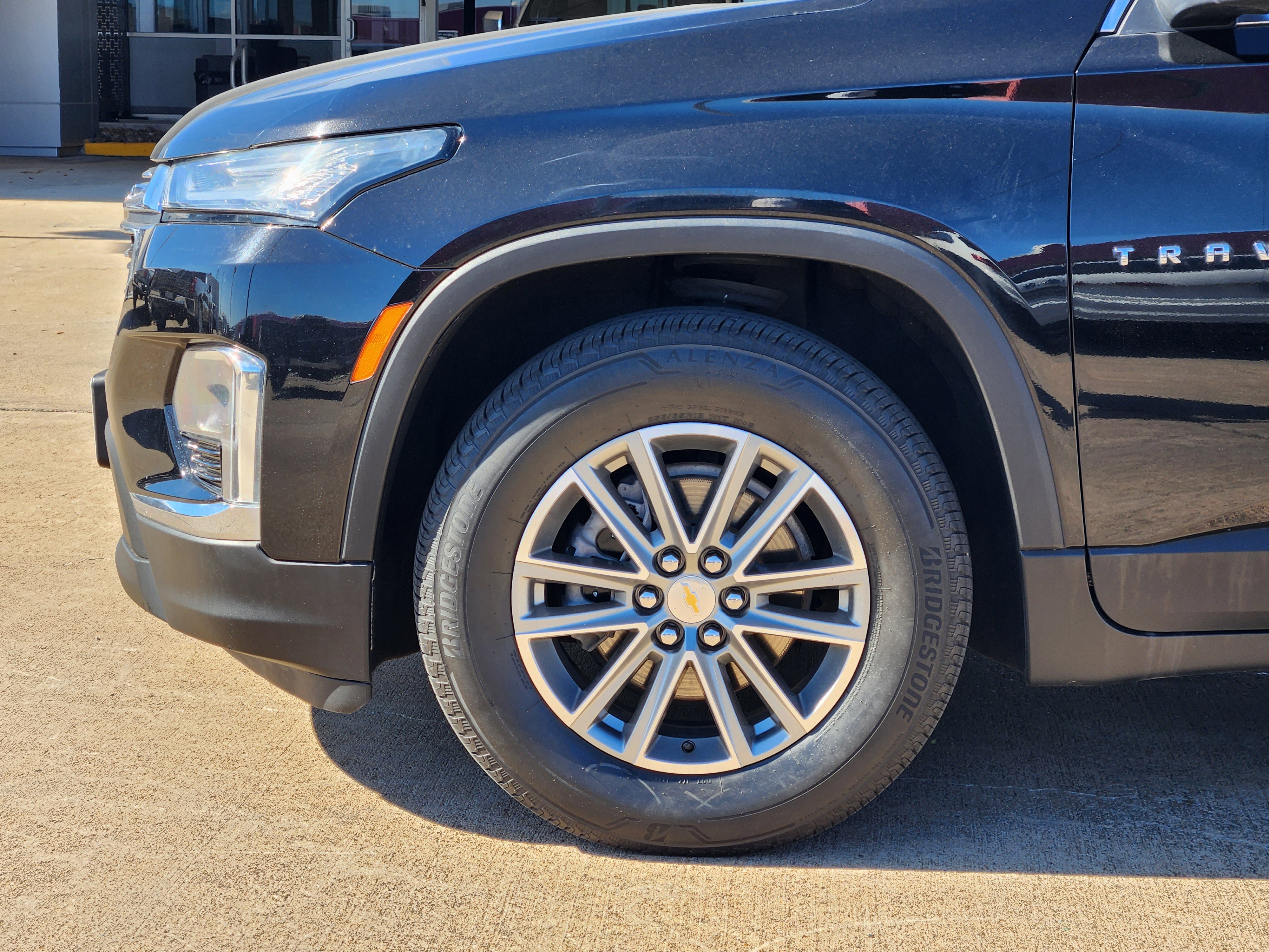 Certified 2023 Chevrolet Traverse LT image 9