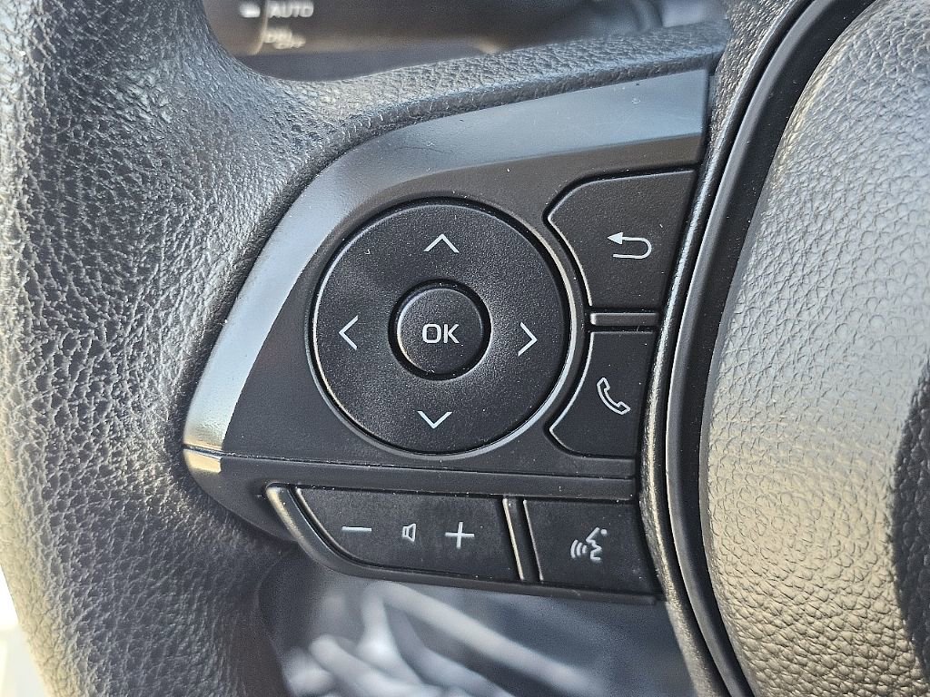 Used 2025 Toyota Corolla LE image 34