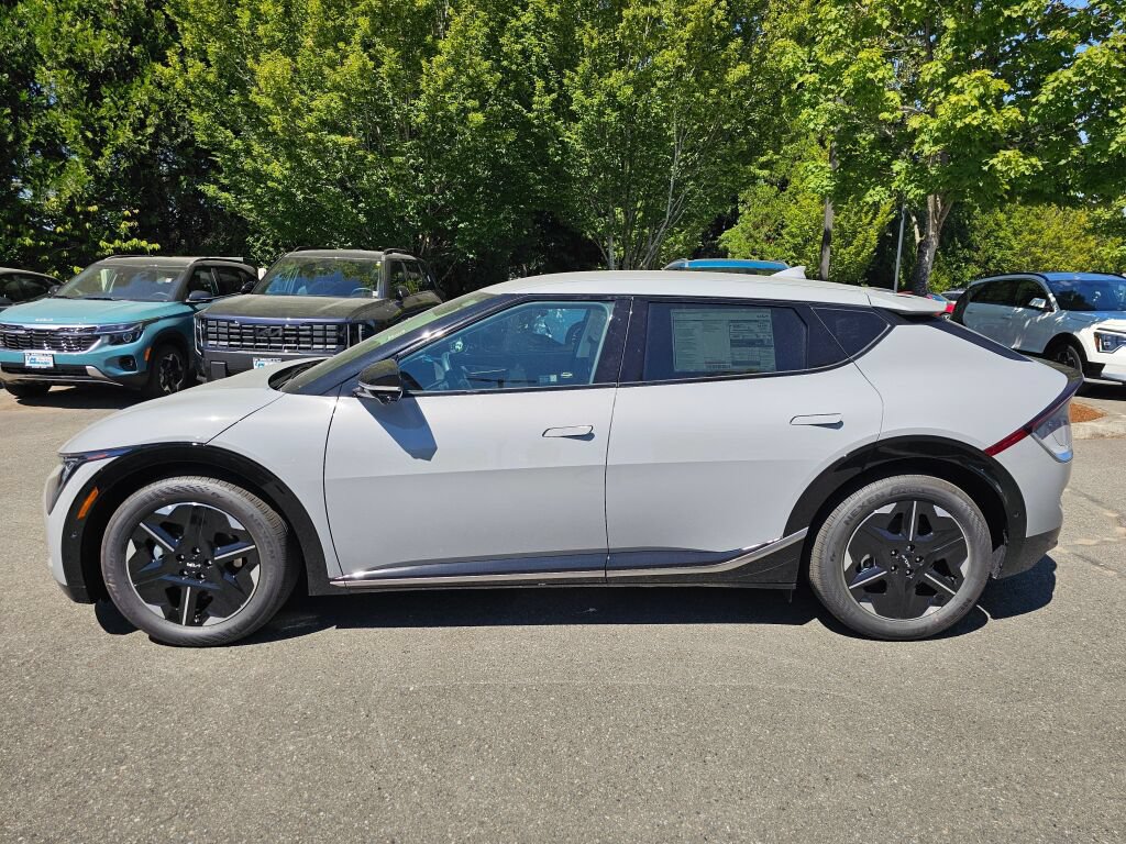 New 2026 Kia EV6 Wind AWD/4WD image 8