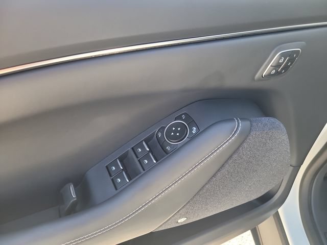 Certified 2025 Ford Mustang Mach-E Premium AWD/4WD image 18