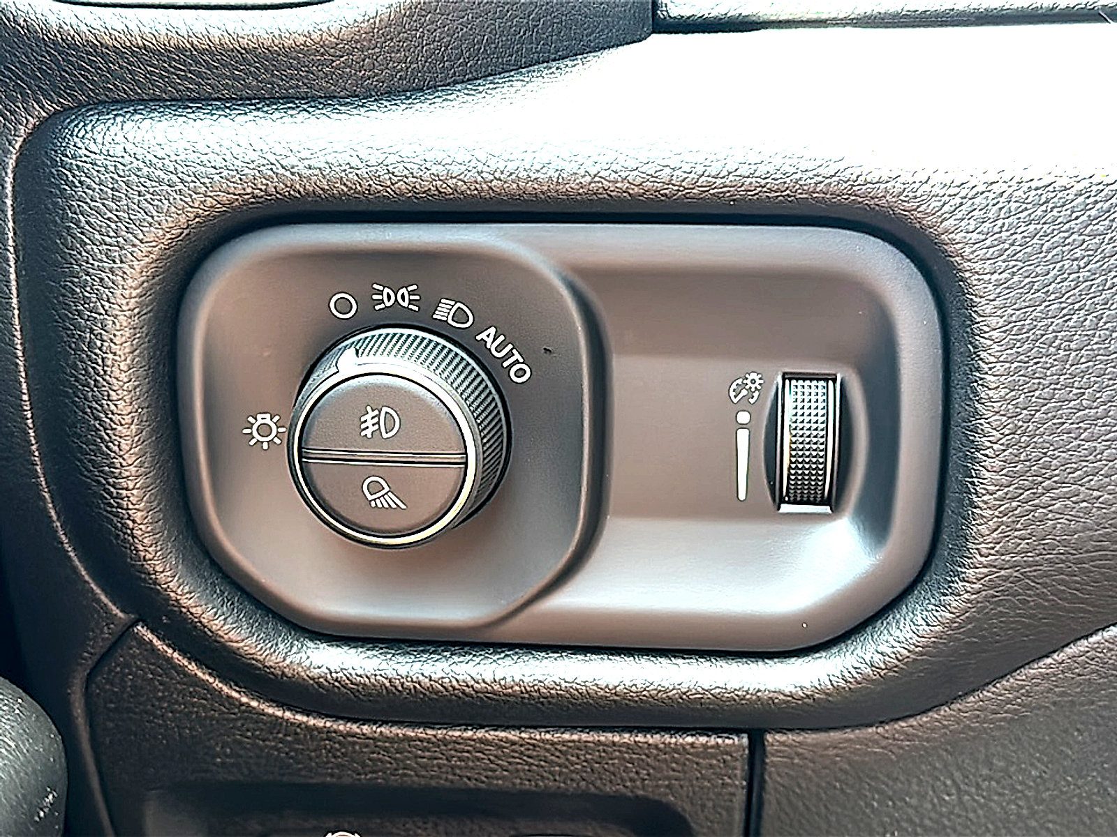 Used 2025 RAM 1500 Lone Star RWD image 36