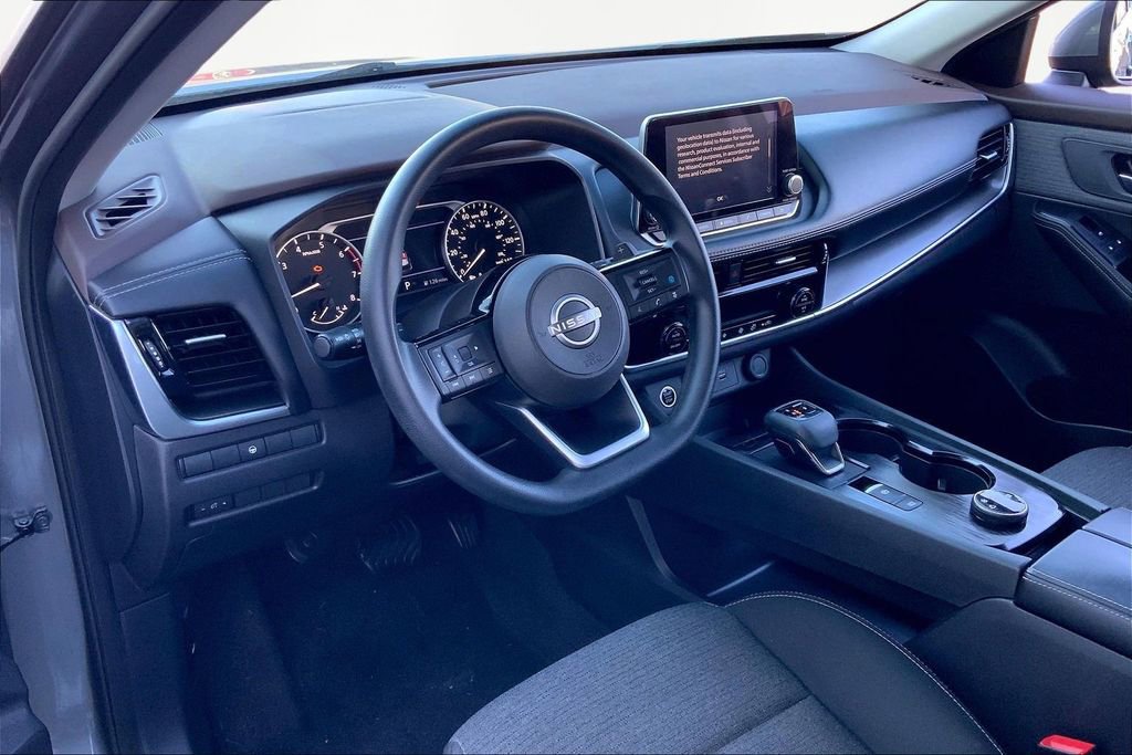 Used 2023 Nissan Rogue SV image 12