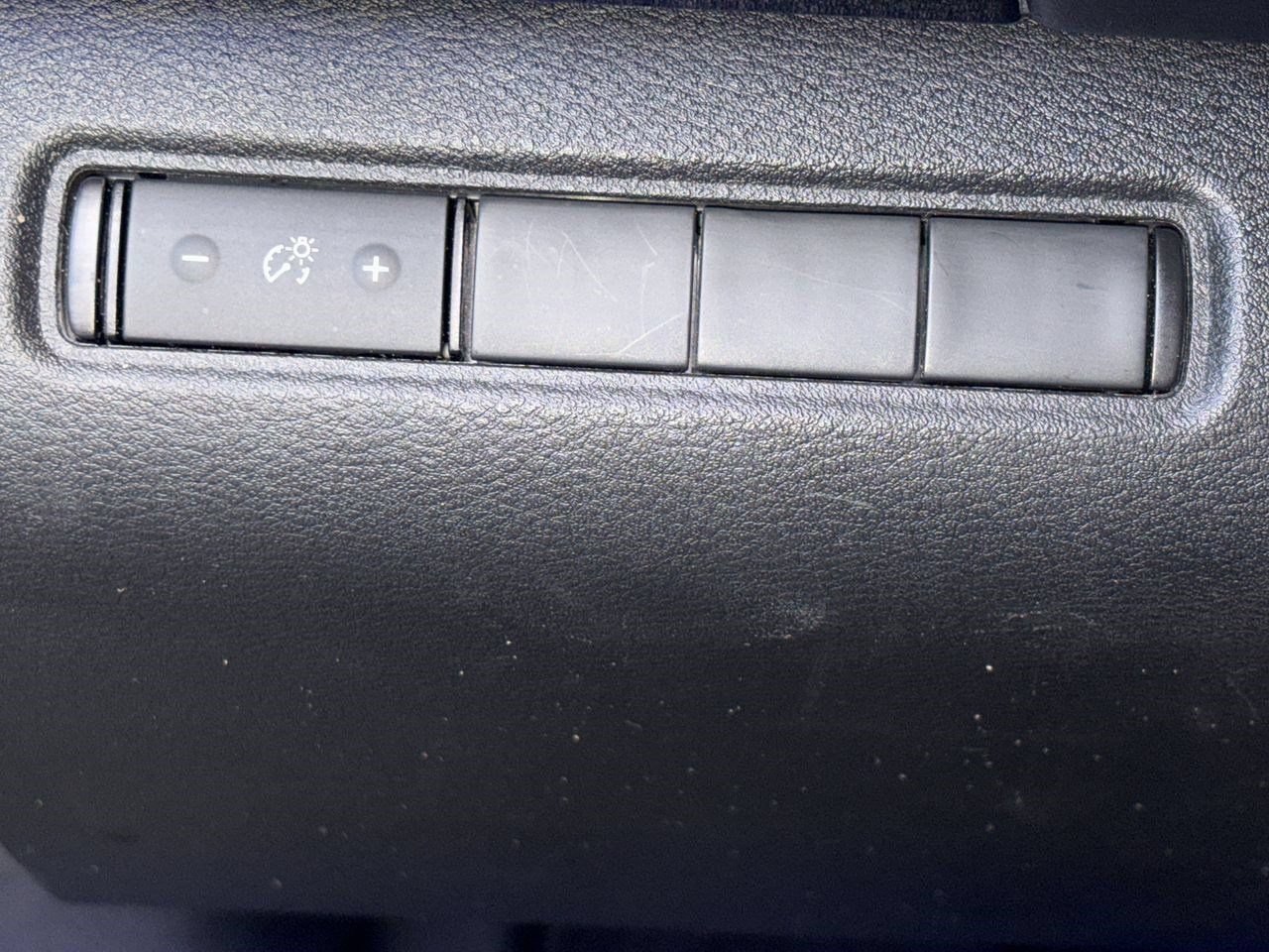 Used 2023 Nissan Pathfinder S FWD image 15