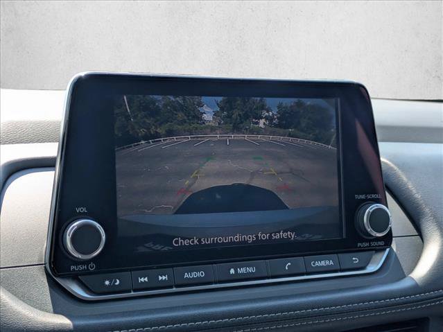Used 2024 Nissan Rogue SV FWD image 15