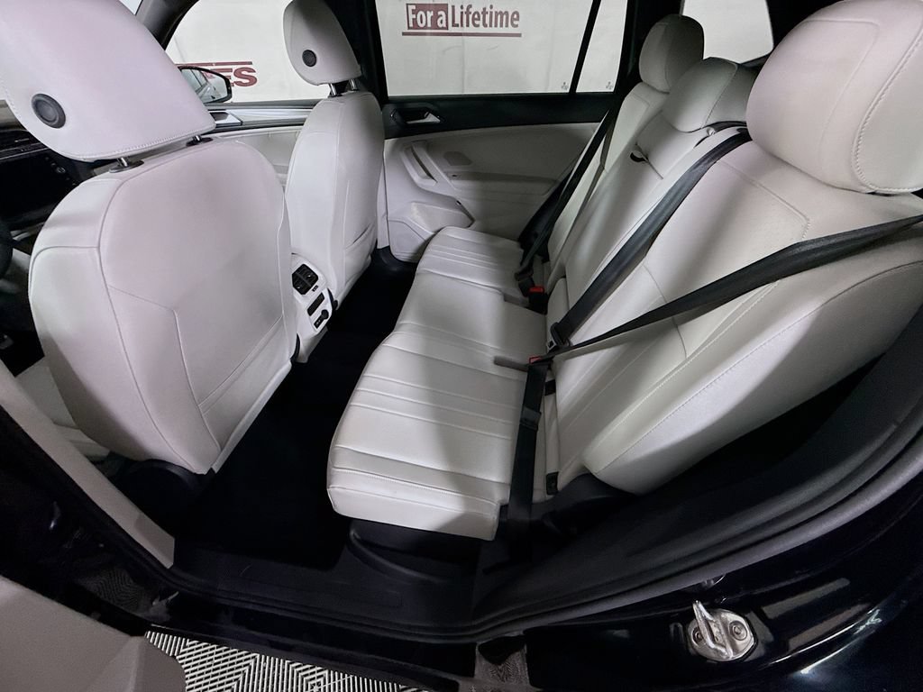 Used 2024 Volkswagen Tiguan SE R-Line AWD/4WD image 26