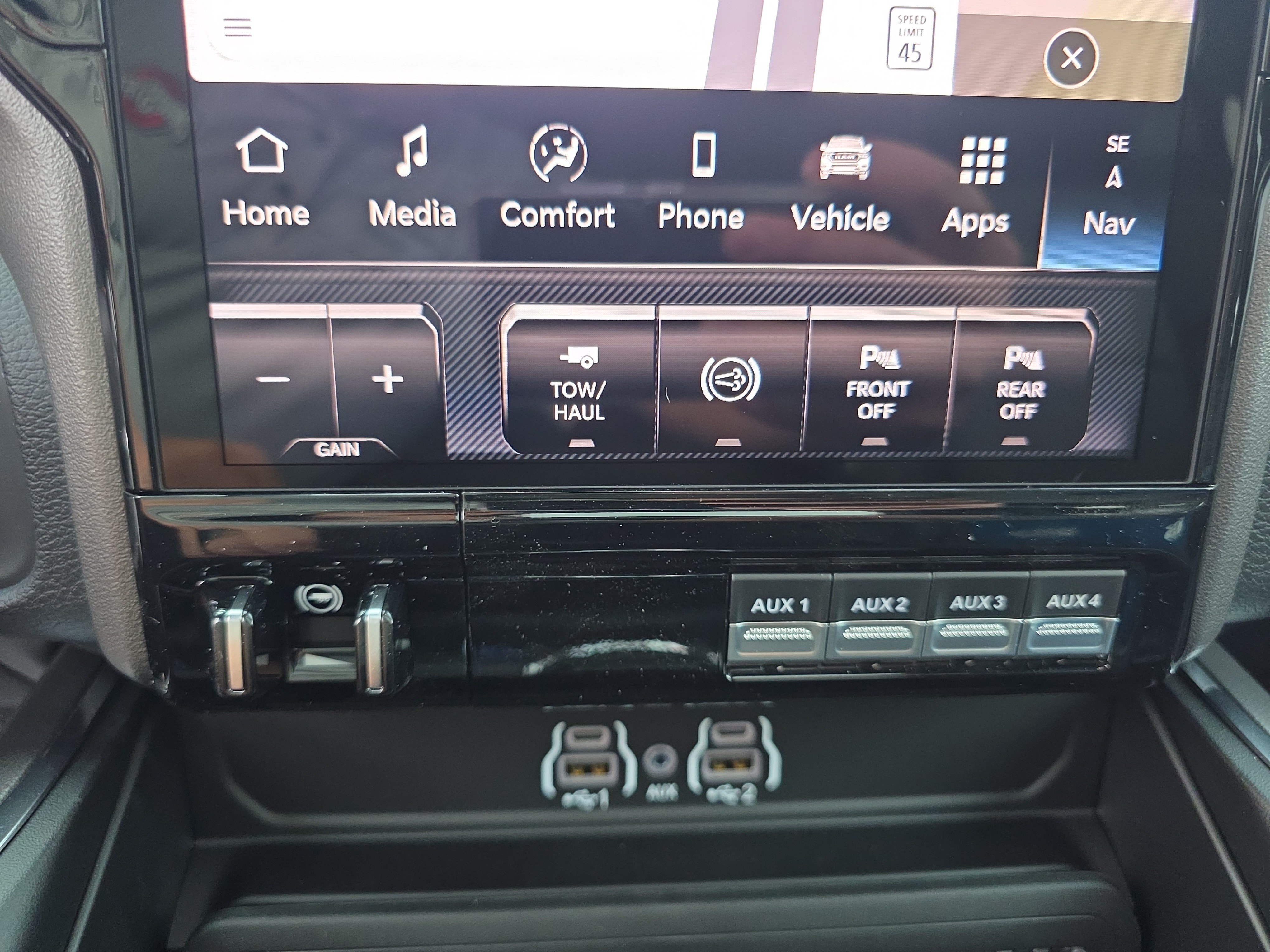 New 2027 RAM 2500 Laramie AWD/4WD image 8