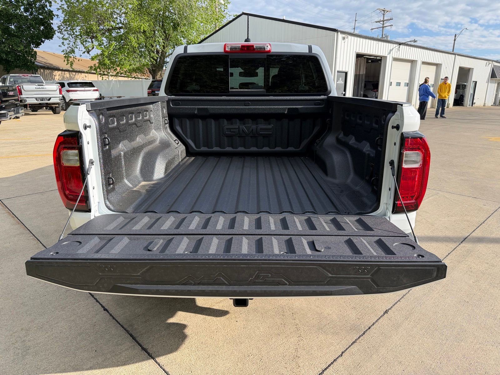 New 2026 GMC Canyon AT4 AWD/4WD image 39