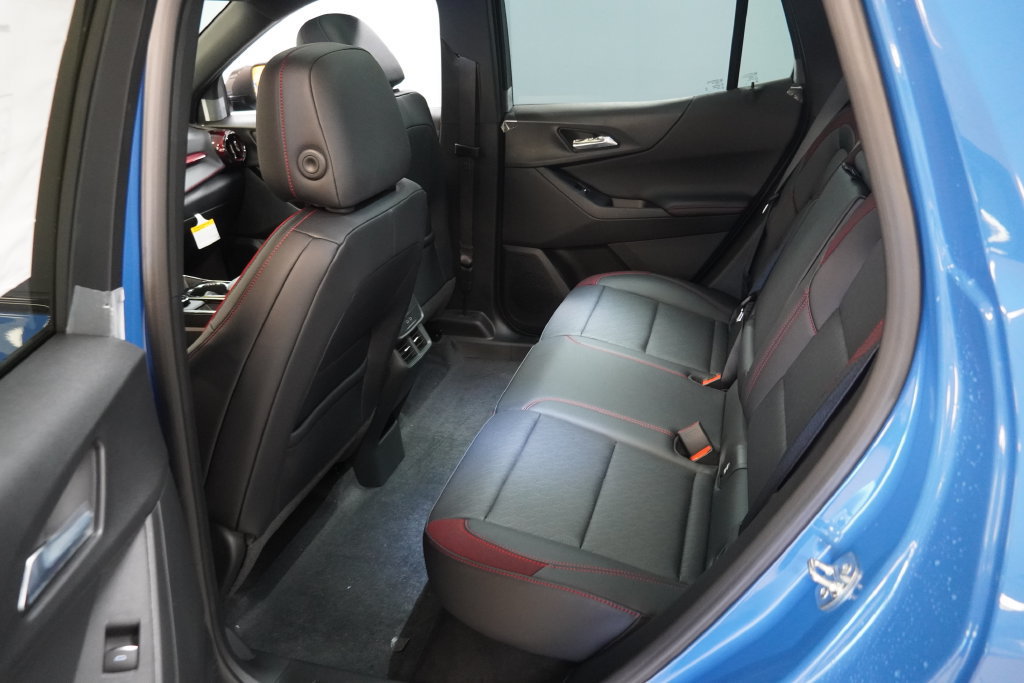 New 2027 Chevrolet Equinox RS w/ LPO, Floor Liner Package AWD/4WD image 18